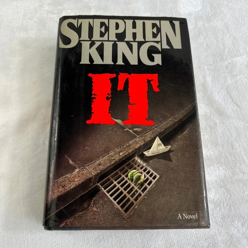 IT by Stephen King True 1st Edition True 1st Printing Hardcover DJ $22.95 Horror